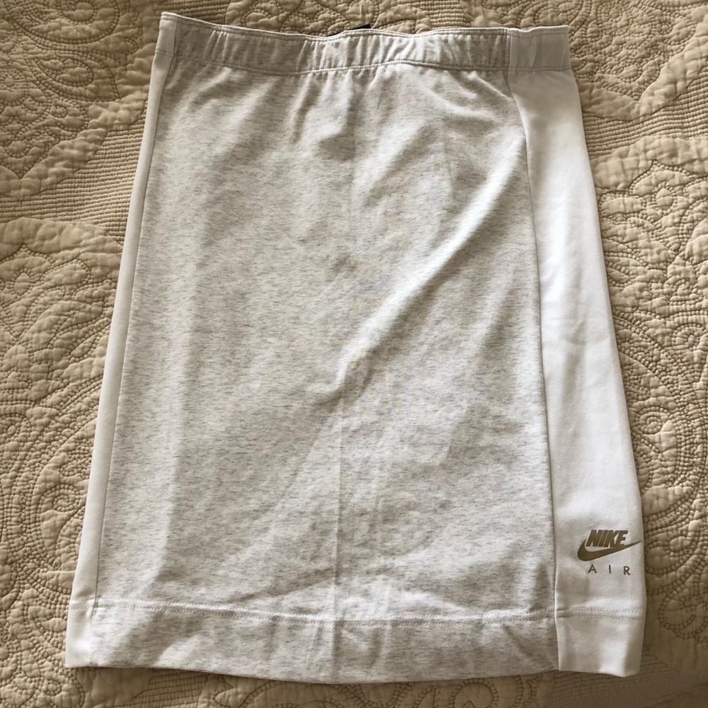 Women’s Nike Air Skirt - Size Medium - NWT
